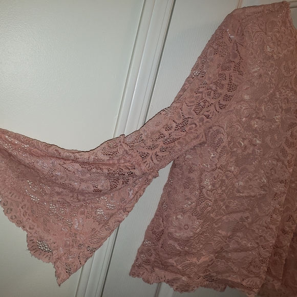 Pink lace top - Picture 5 of 5
